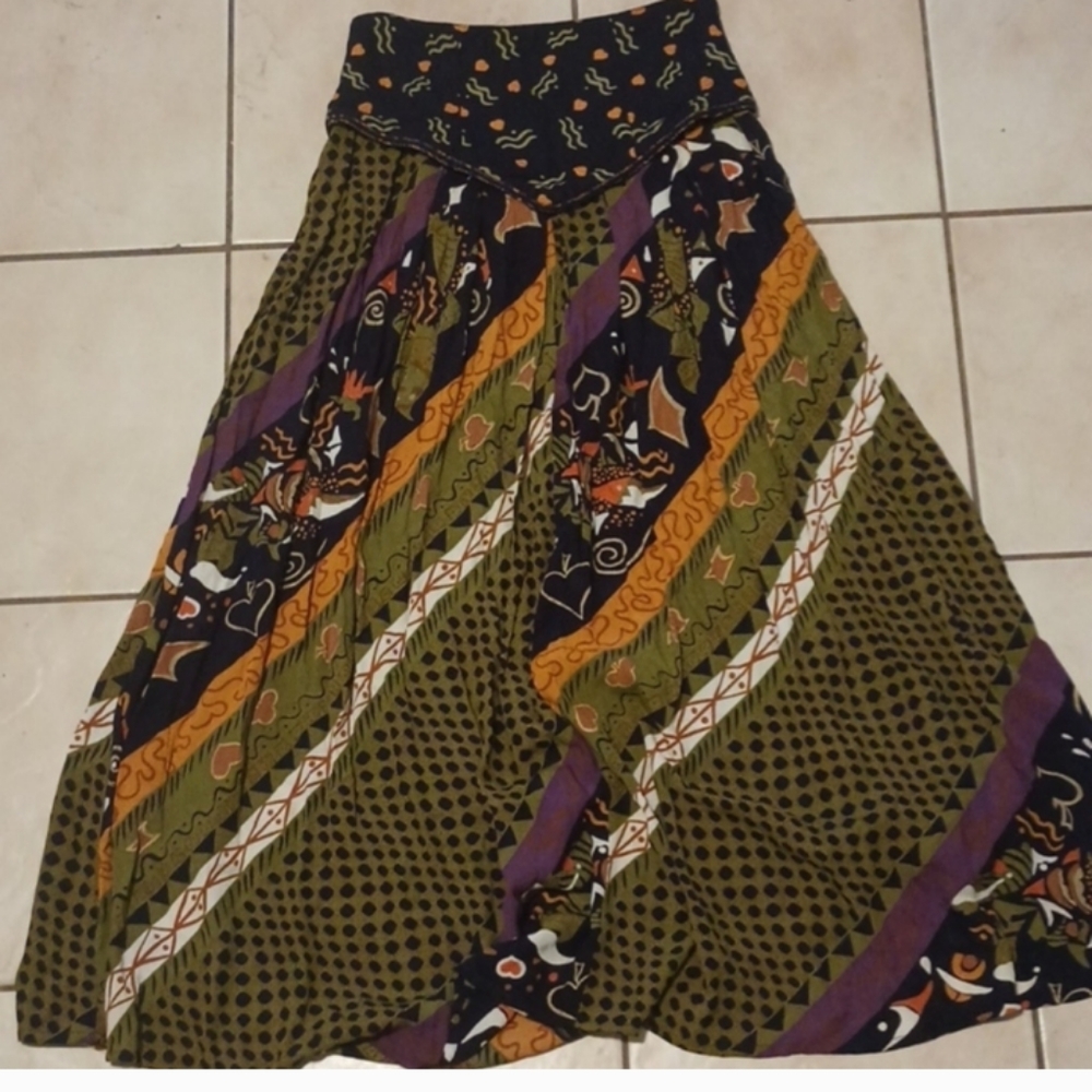 Flowing Maxi skirt. EUC